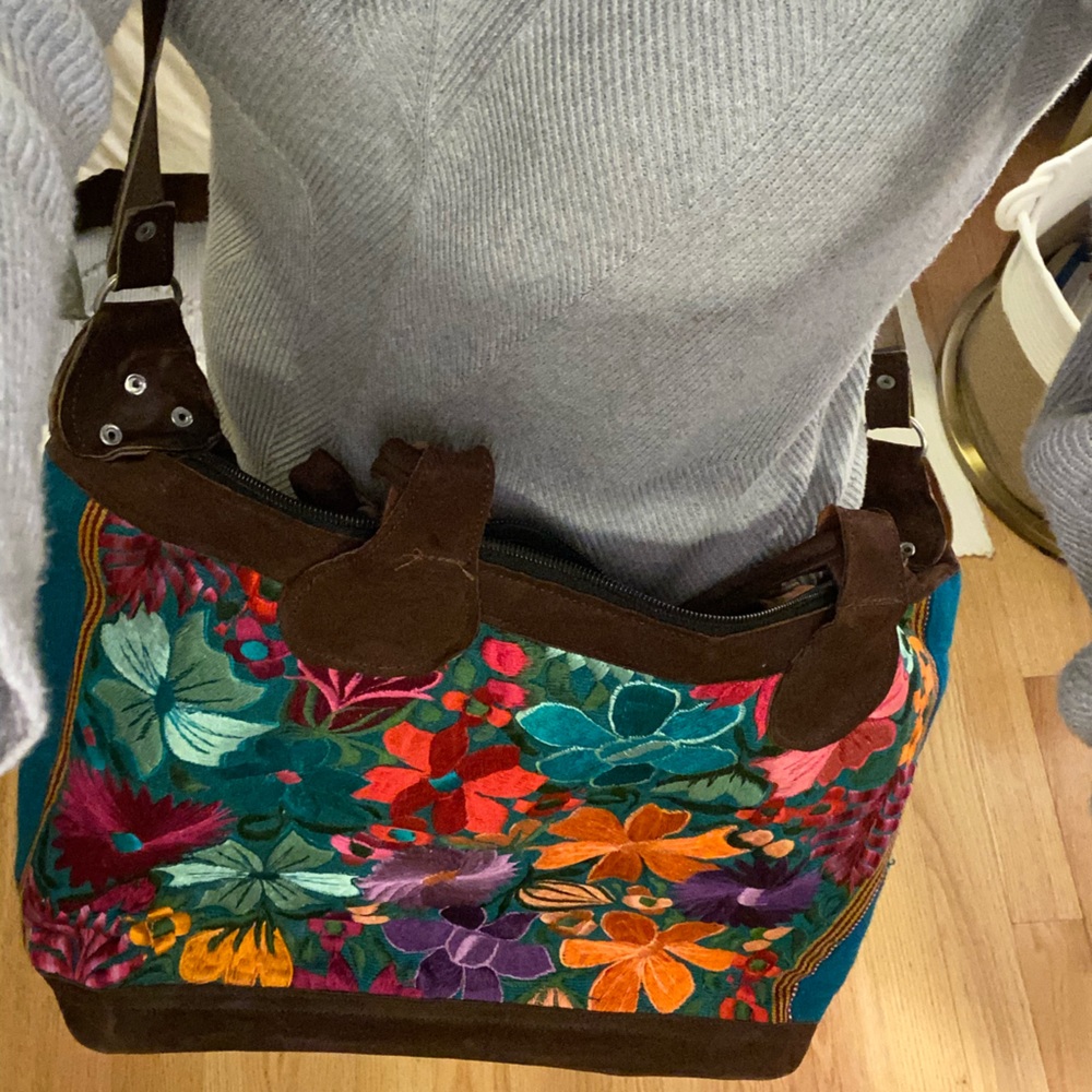 COPY - Beautiful Guatemalan bag with brown leathe…